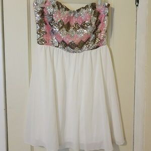 Strapless short dress